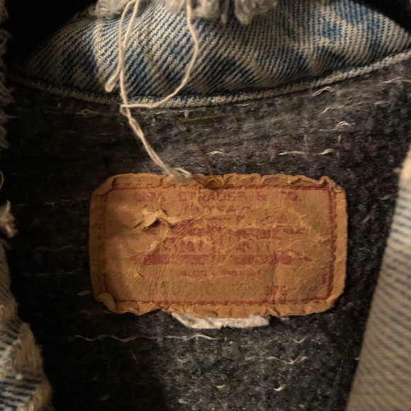 Vintage Levi’s Lined Jean Jacket - Picture 2 of 3